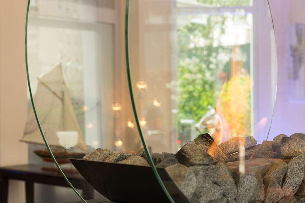 Grand De Courtoisville - Piscine & Spa, The Originals Relais Hotel