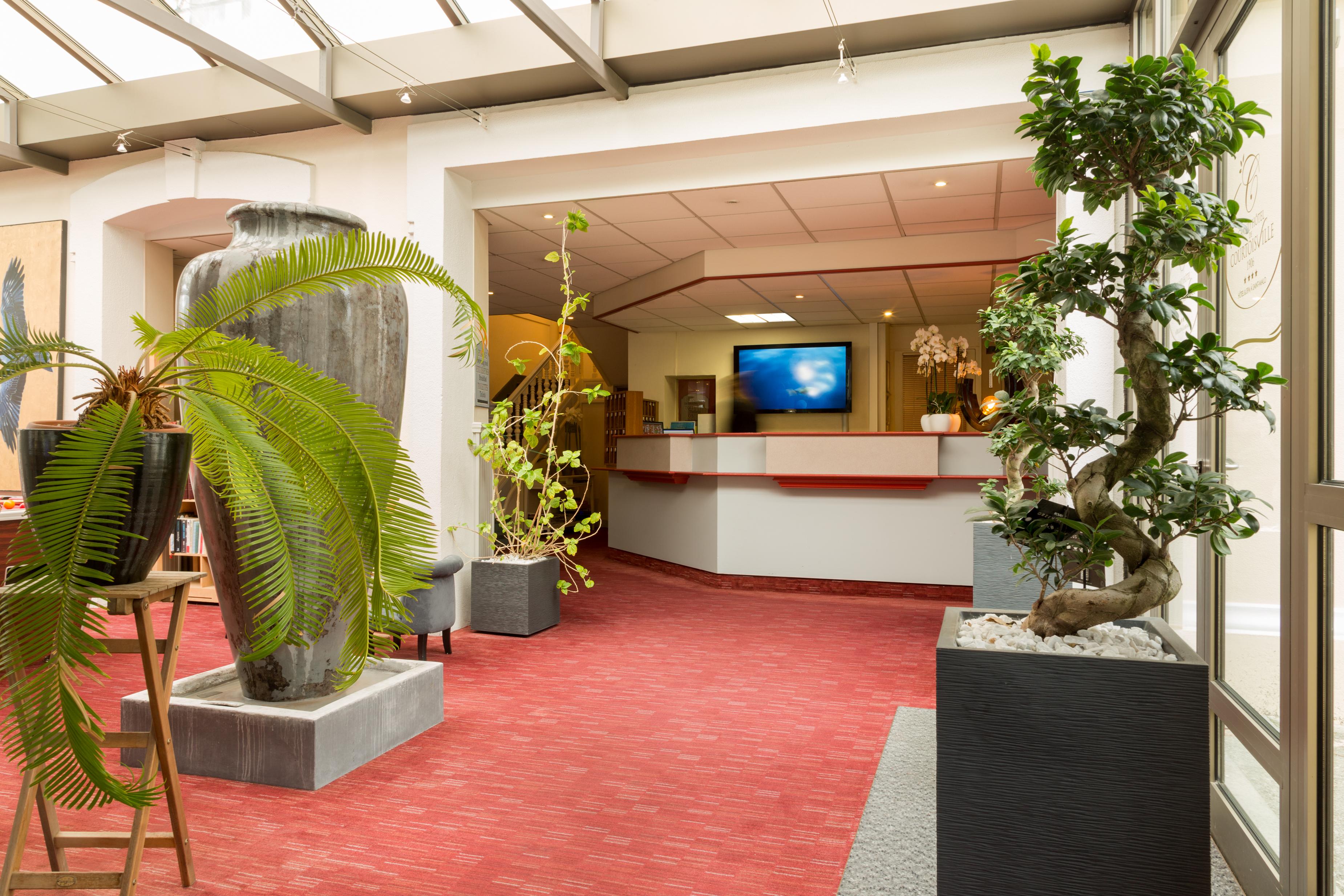 Grand De Courtoisville - Piscine & Spa, The Originals Relais 4*