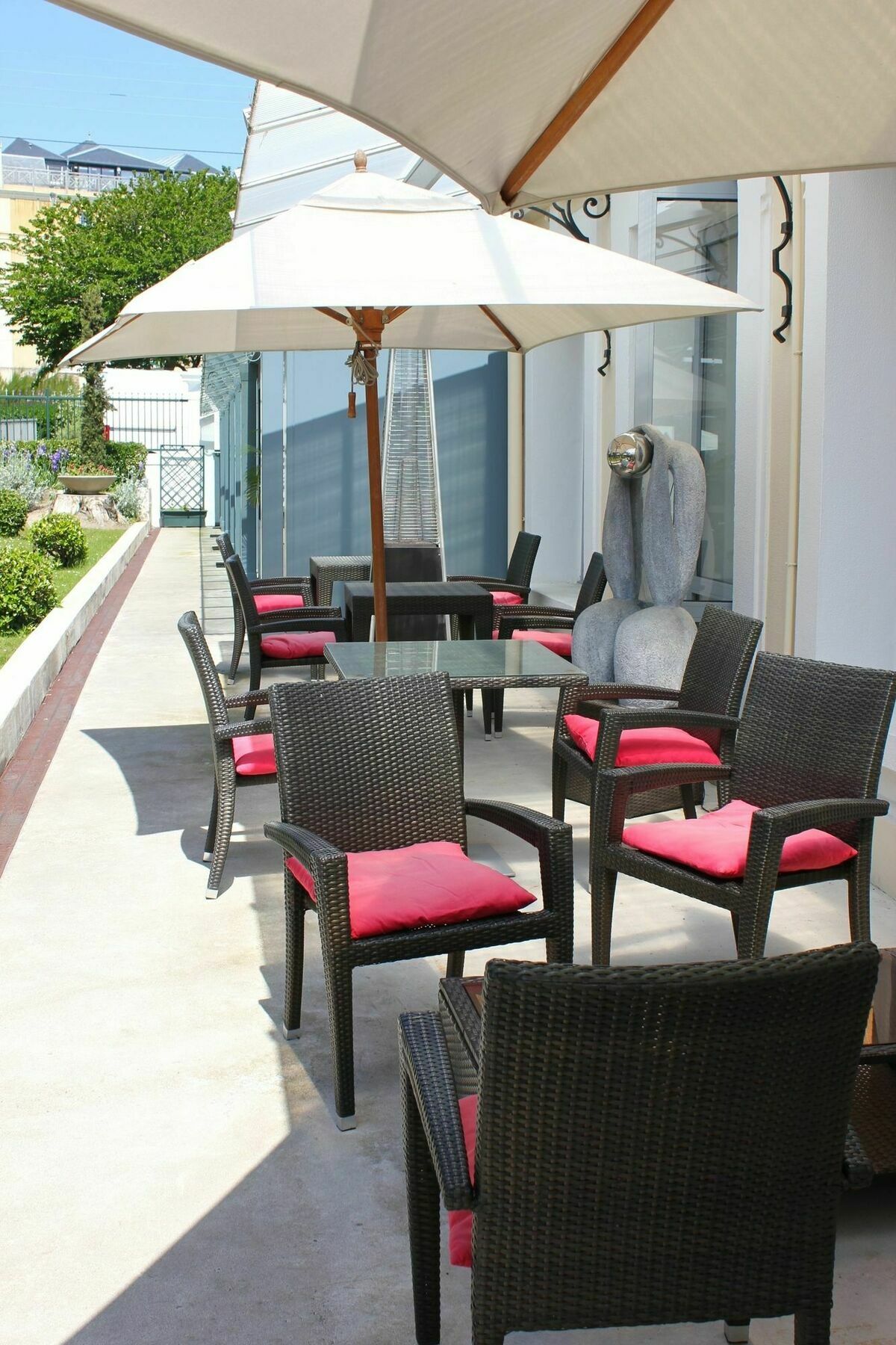 Hotel Grand De Courtoisville - Piscine & Spa, The Originals Relais